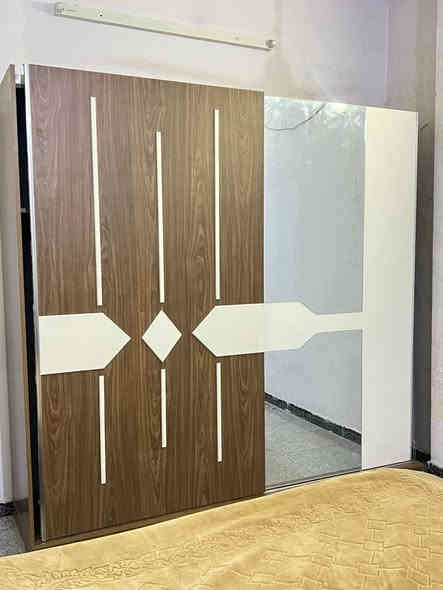 غرفة تركيه ٥ قطع للبيع بحاله جيده جدا   ٤٠٠ الف
