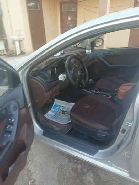 سيراتو موديل 2013 نينوى دولي على وضع الشركه 
كلين بيها ملاحظه صغيره فقط بالبونيد واضحه في الصوره 
داخلها لونين السياره ماشيه 173
وسونارها منشور وياها
المكان القيارة السعر 115 وبيها مجال قليل
تحويل مباشر بنفس اليوم إذا تريد 
***********
