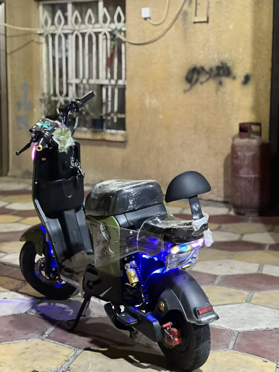 دراجه شحن للبيع 2025 بطاريات 32 كبار جديد دراجه جديد كلش كارتون كلشي ما ناقصه مكاني بصره حي المهندسين ***********
