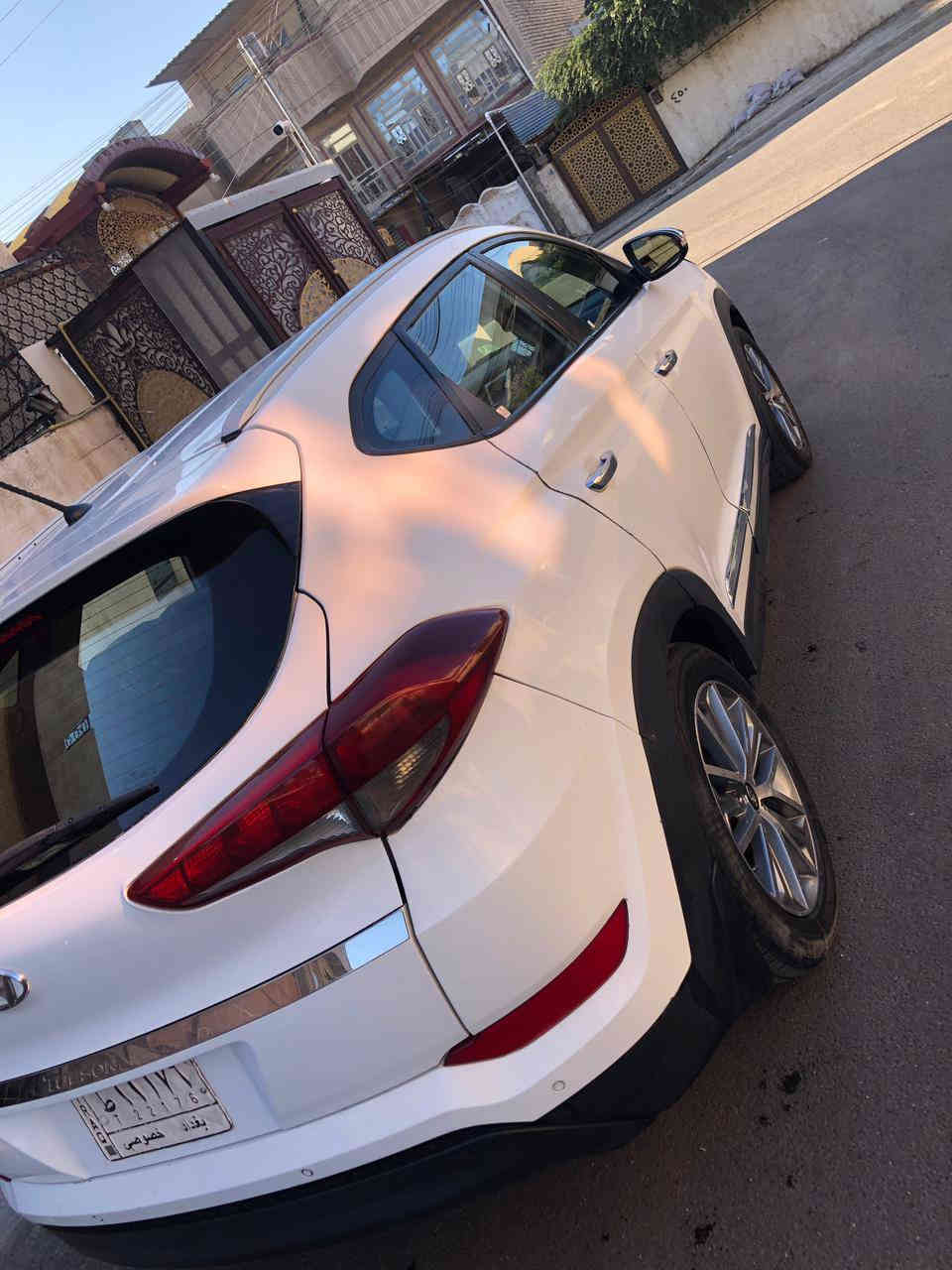 توسان 2018
خليجي  خليجي
سياره. مبدل عرقجين قماره مصبوغه عام
سونر  بالمنشور موضح كلشي
جاهزه سياره 
ماشيه 145 كيلو
سعر 140 
مكان سياره بغداد عطيفيه 
استفسار اتصل ‭0771 294 0952
