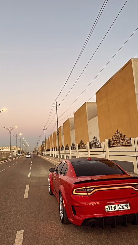سلام عليكم 
من رخصة الادمن 
جارجر SRT سكات باك
موديل 2020
تحويل مباشرتاً
قطعتين صبغ جاملغ + بنيد
غرفته جديده لون احمر 
اصل وايد بدي 
نقطه عمياء 
تبريد ثلج 
حداديه اماميه خلفيه جديده 
كير مكينه بحاله ممتازه  
الظهر مع التبريد الحماوه تقره 96 
عليه هدرز وتفريغ وبرمجه بلكامل 
صرفه كلش حلو 
والسكات معروفه هواي بيها مواصفات 
مكان السيارة كربلاء 
السعر 22 الف دولار  دفترين وعشرين 
للاستفسار: ***********
