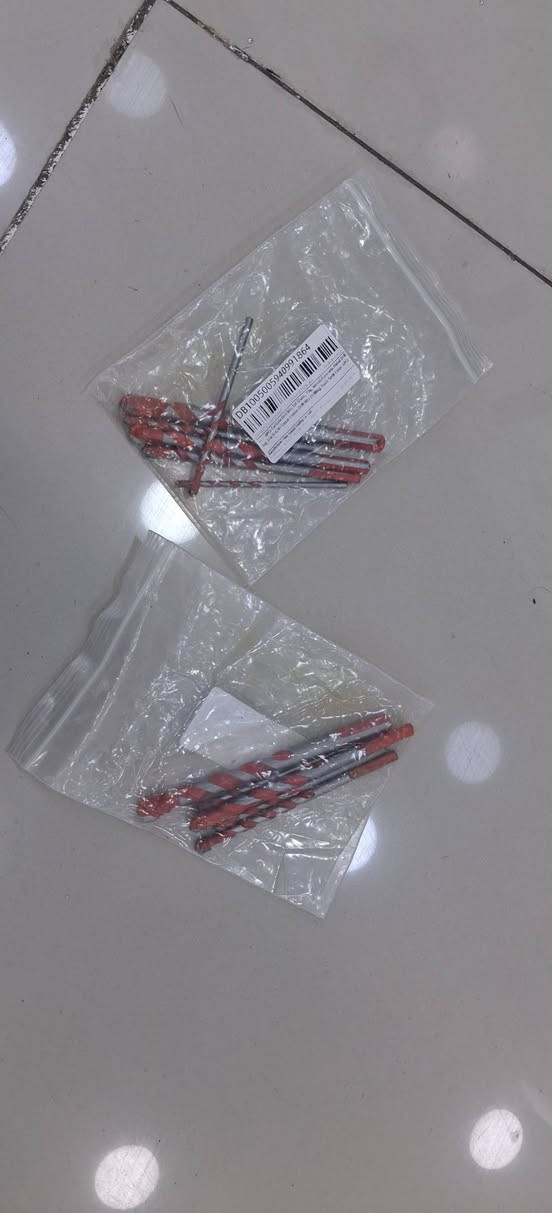 سيت براين الماسة متعدد الاستعمال يشتغل على جميع المعادن غير( الحديد صلب جدا ) سيت يتكون من 6 قطعة من 3 لحد 10 ملم 
يشتغل على سيراميك كرانيت ومرمر وزجاج و خشب 
 سعر سيت : 8 الف


**إذا كنت صاحب هذا الإعلان وتريد حذفه لأي سبب، رجاءا أرسل رسالة إلى الدعم الفني**