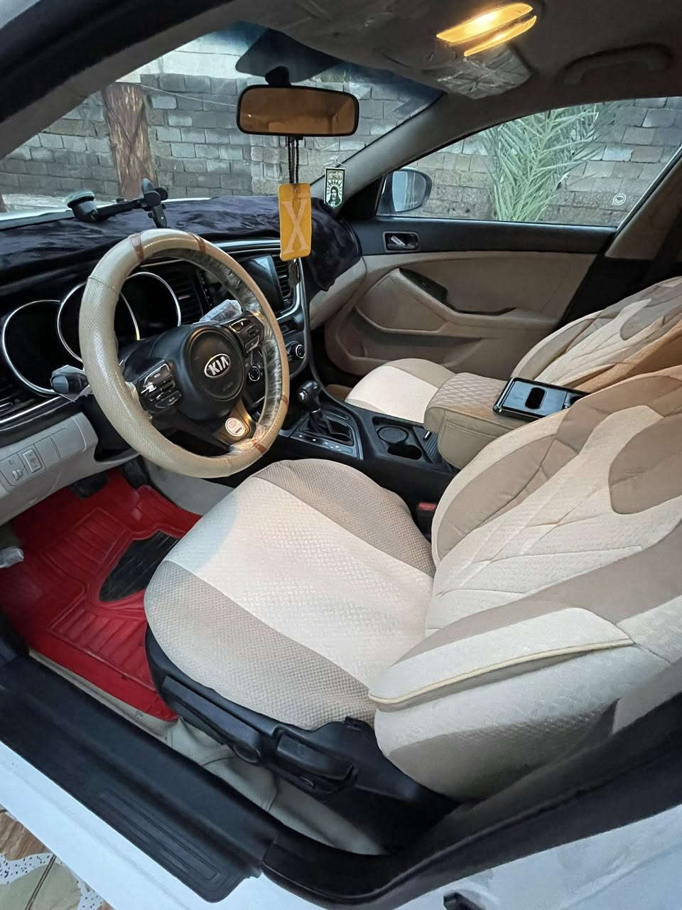 كيا اوبتما موديل 14خليجي بها بارد قليل شبر بجهه السايق باب العبري محرك مفتوح لاتنقيص لاتبخير سياره حلوه ونضيفه وأحلى من الصور رقم بغداد بااسمي تحويل ثاني يوم السعر 145وبيها مجال مكاني الكوت الاحرار الاتصال والاستفسار ع الرقم ***********
