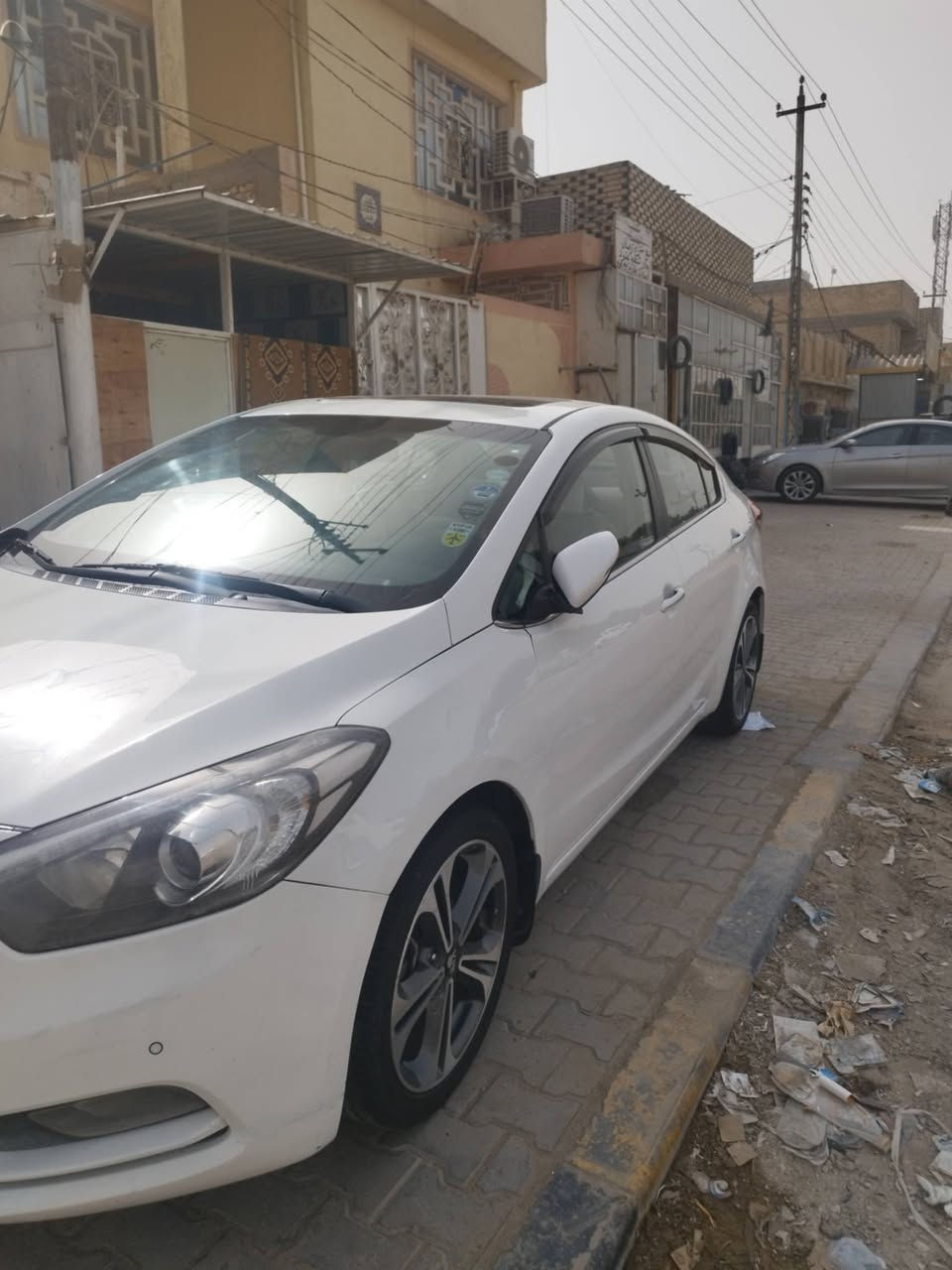 السلام عليكم سيرتو البيع مكفوله من صبغ وضربه بيها شويا بارد فقط مكينه ١٦٠٠ مكفول كير محرك حداديه موديل ٢٠١٦ فول موصفات  السعر ١٢٧ وبيها مجال مكاني نجف حي الانصار ‭
‭٠٧٨٢ ٥٦٢ ٢٨٤٢‬ رقم هاتف
