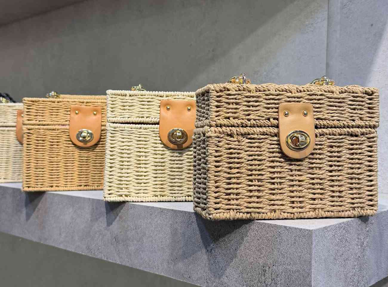 جنطة خوص شغل من الطراز الرفيع 😍
متوفرة ب 22 موديل 
كل موديل لونين ( اللون البيجي واللون الجوزي )
الدرزن 12 قطعة 
https://t.me/waka45r


**إذا كنت صاحب هذا الإعلان وتريد حذفه لأي سبب، رجاءا أرسل رسالة إلى الدعم الفني**