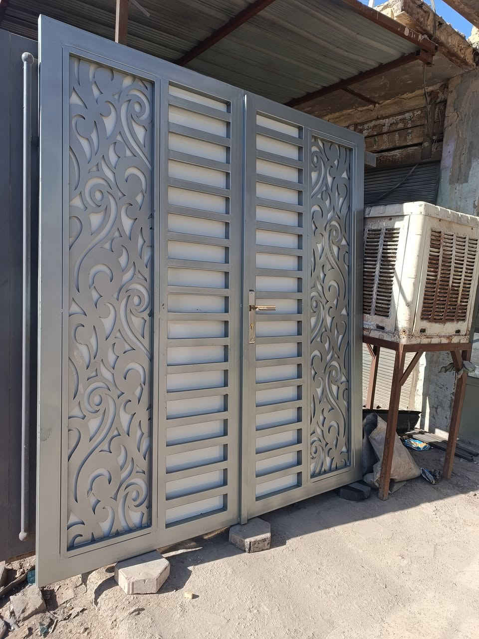 علي داود الحداد لعمل كافة أنواع الحداده وبأسعار مناسبة ومن الله التوفيق
***********
