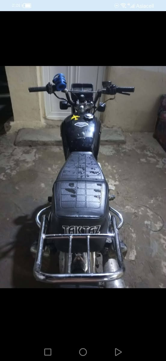 السلام عليكم دراجه تايكر موديل ٢٣ دراجه خير من الله لا تنقيص ولا تبخر  ماناقصهه برقي أوراق  كامله السعر ٥٥٠وبيهه مجال شي قليل المكان ديالى كنعانأوراق ***********
