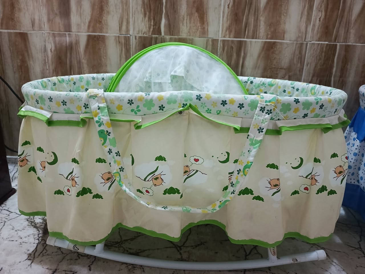 بۆ فرۆشتن بە نرخی زۆر گوجاو 
ساڵح آغا


**إذا كنت صاحب هذا الإعلان وتريد حذفه لأي سبب، رجاءا أرسل رسالة إلى الدعم الفني**