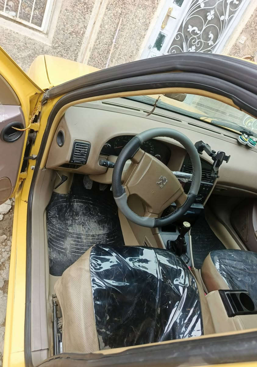 سلام عليكم ورحمه الله /بيجو405 موديل2015 سياره كير ومكينه خير من الله لاتنقيص ولا تبخير كهربائيات كله شغاله تدفئه تبريد حداديه خير من الله تخم تاير /سياره باسمي ثاني يوم التحويل هيئة غرامات مصفره سعر44$ وبيهه مجال مكان الدوره الصحة قرب فلكه ابو دشير(***********)
