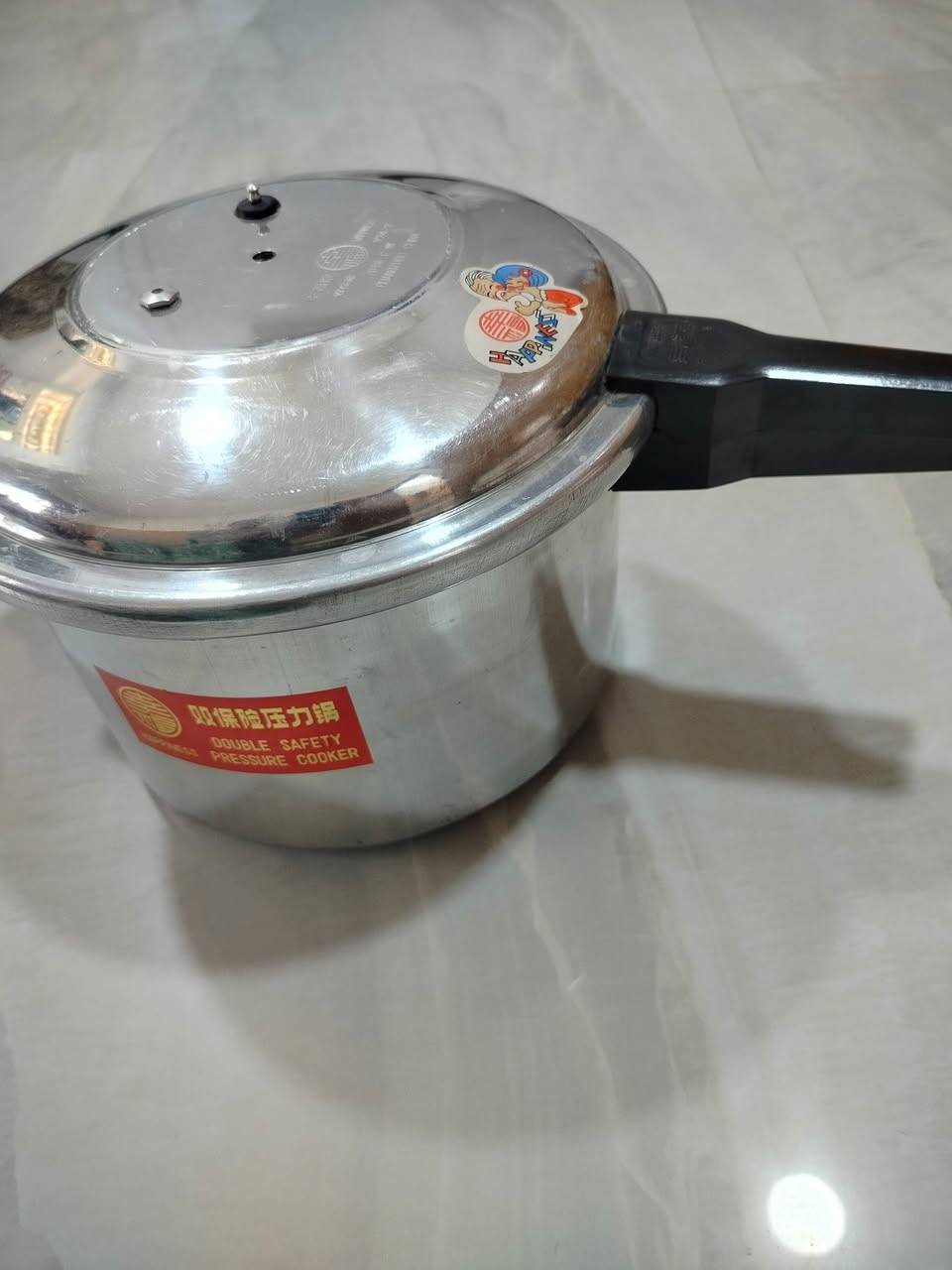 طباخ غاز جديد 
محضرة قهوة مستعملة قليل 
جدر ضغط جديد للبيع


**إذا كنت صاحب هذا الإعلان وتريد حذفه لأي سبب، رجاءا أرسل رسالة إلى الدعم الفني**