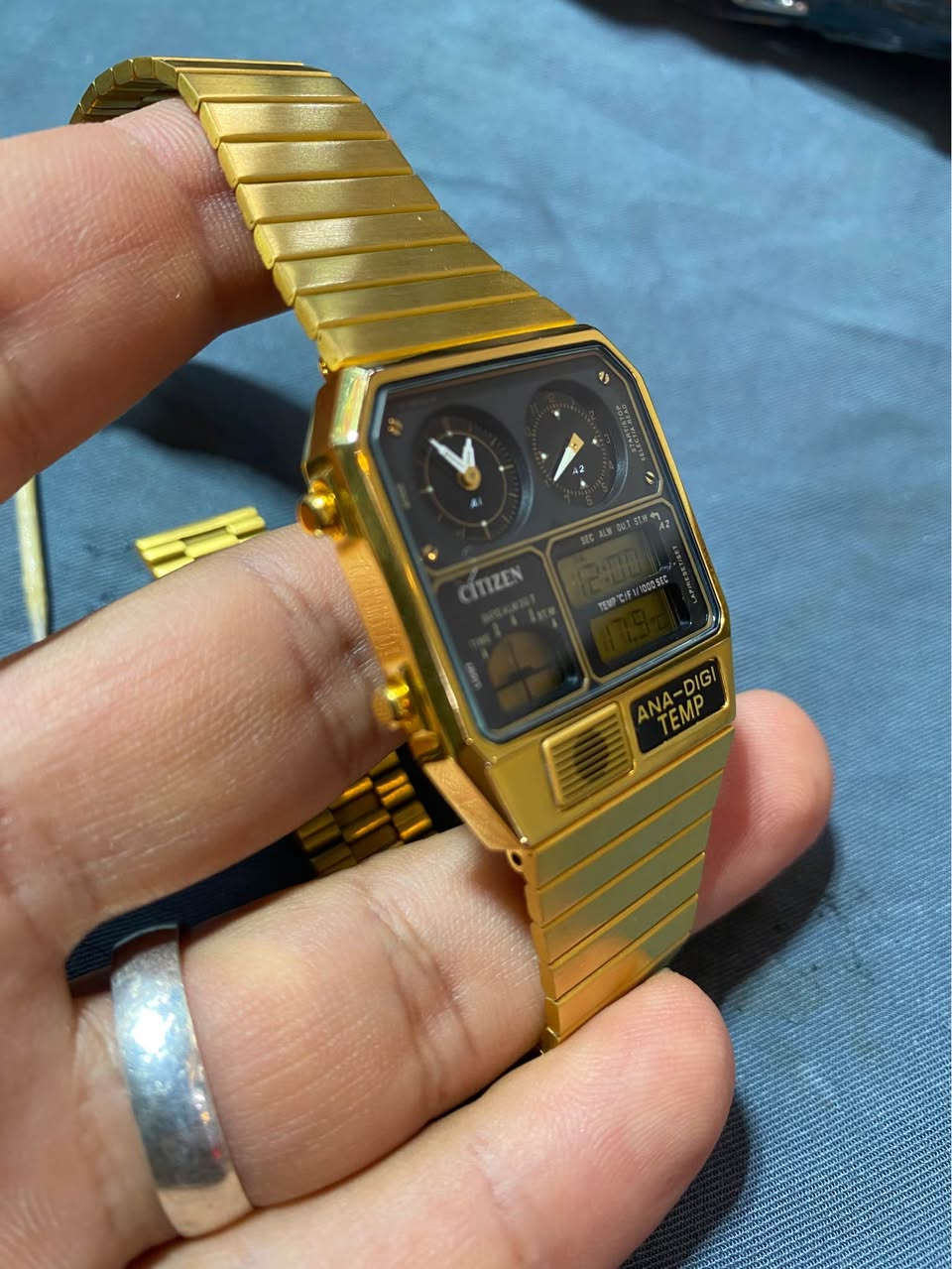 CITIZEN 
🌴🌴
اصلي.
👏👏ياباني 
👈👈👈ذهبي السليمانية, العراق


**إذا كنت صاحب هذا الإعلان وتريد حذفه لأي سبب، رجاءا أرسل رسالة إلى الدعم الفني**