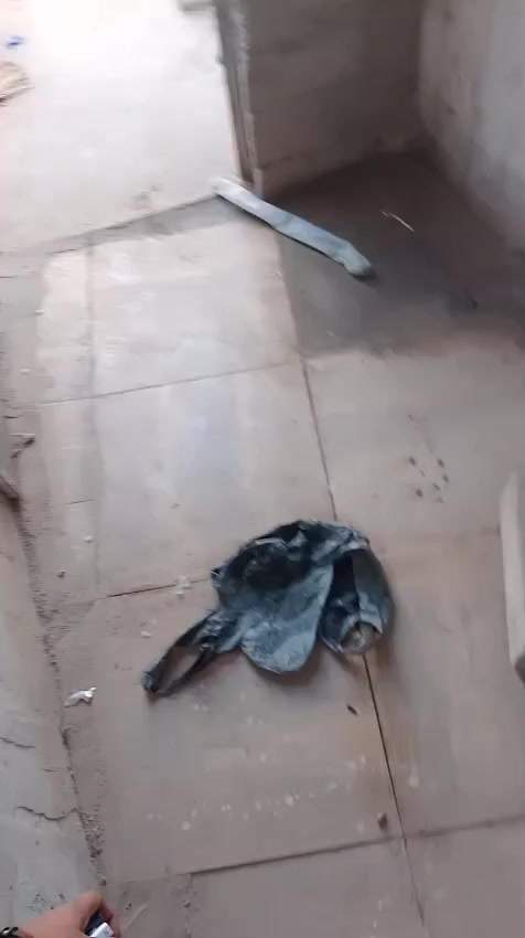 للبيع مساحه 40م يتكون من غرفه وصاله ومطبخ وصحيات قريب علشارع
مسجل بلبلديه ومرقم السعر7بي مجال قليل جدا للستفسار اتصل ***********مكتب بركات الصدرين للعقار شارع الحوزه
