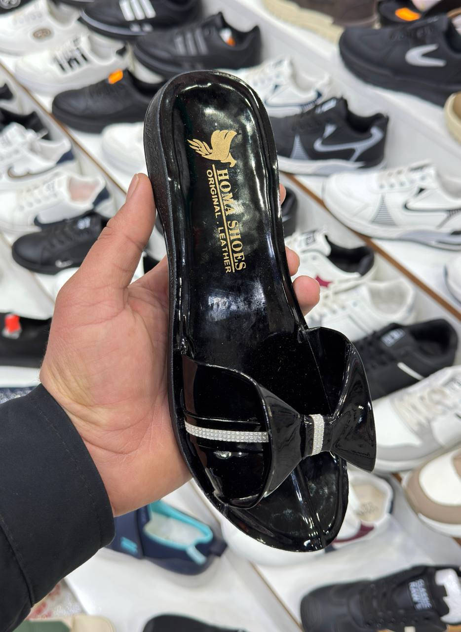 شحاطة نسائي همسه ايراني درجة اولى. 
سعر الدرزن العالي 42 الف. 
سعر الدرزن الناصي 38 الف. 
🚛يوجد توصيل لجميع المحافظات. 
يمكنك الاختيار من قناتنا على التليكرام 
https://t.me/thayi99R


**إذا كنت صاحب هذا الإعلان وتريد حذفه لأي سبب، رجاءا أرسل رسالة إلى الدعم الفني**