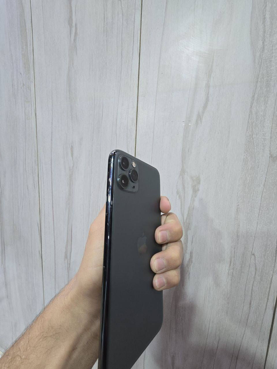 11برو ماكس شرق اوصط الجهاز بلادي بطاريه 71 مكفول زلغ مابي السعر خاص ***********
