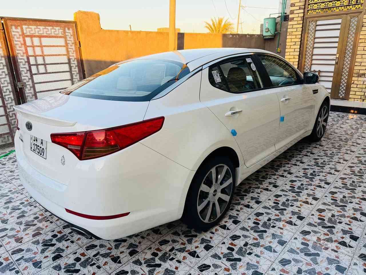 السلام عليكم كيا أوبتيما موديل 2011 بيع او مراوس
خليجي ماشيه 180 الف محرك شرط ما مفتوح مكفوله 

مواصفات شاشه كامره بلمرايه 

شفتات بلستيرن شغاله فول تحكم استيرن مرايات شفط دواخل صاج 

شاره بلمرايه حساس خلفي تبريد خلفي يدات نيكل داخل والخارج 

ويل كب كروم محرك 2000 دوش 

شرط ما مفتوح بيه برغي جاهزه من كلشي كير ومكينه وحداديه تخم تاير جديد رقم بصره دولي سنويه جديده هزه جديده سياره ترايه كلش حلو 

الشراي يتصل ***********
