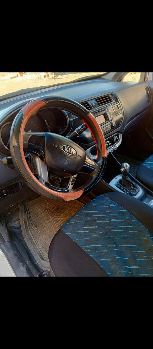 سلام عليكم سياره البيع كيه ريو  مديل 13  كامله مواصفات رقم نكليزي تحويل ثاني يوم سنويه ل28 سياره جاهزه مكينه او كير او حداديه مكفولات ضربتهه جاملغ او بنيت اصليات بدون صبغ  غرفتهه حلوه مكان ناصريه مركز لاستفسار ***********
