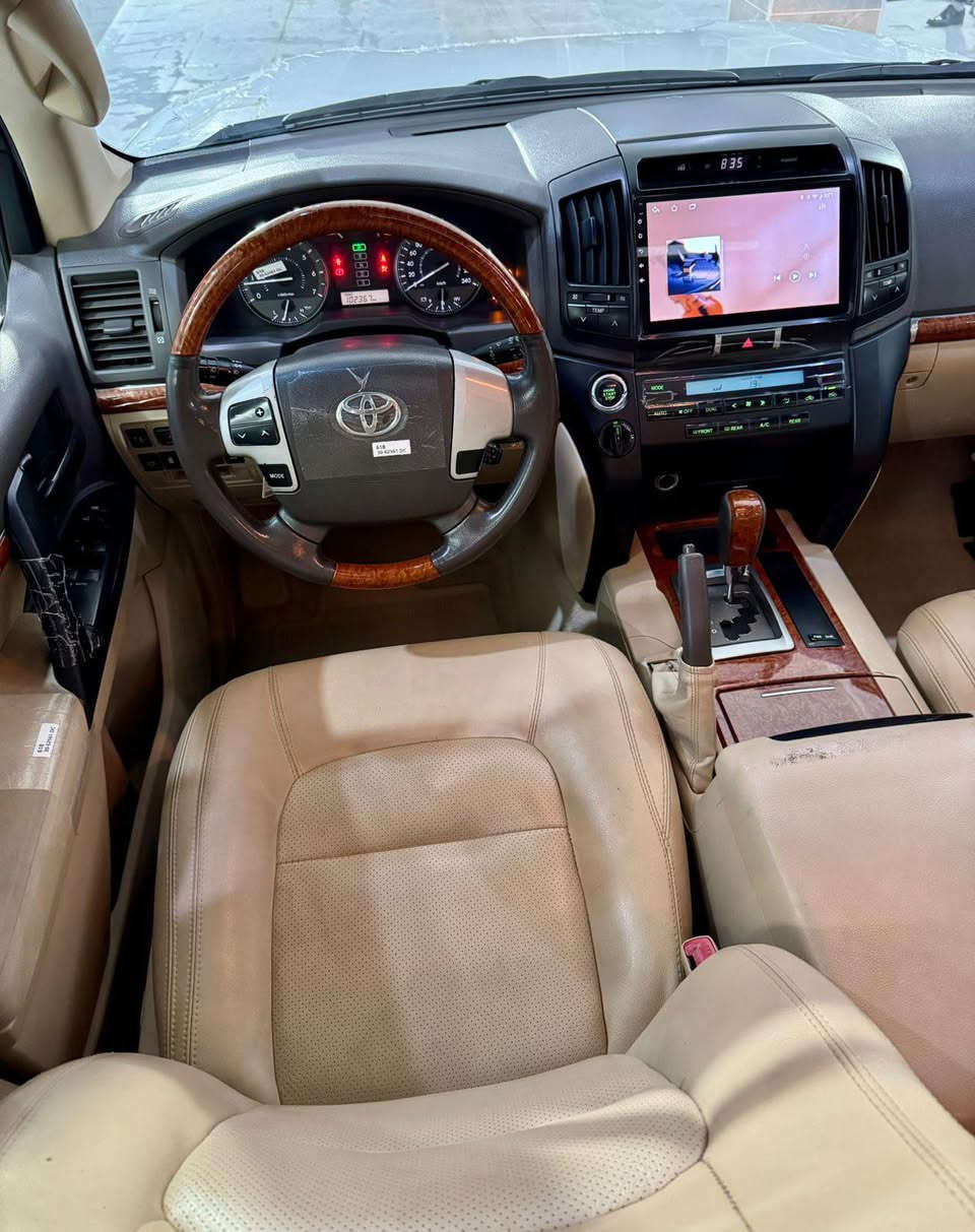 بۆفرۆشتن. ✔️📦📦للبیع

‏‎تۆیۆتا لاندکروز‎ 2013  GXR 🇯🇵 
‏‎فول فول مواسە فا ت 
‏‎کوشن جلد  ‎کوشن کارەبا  ‎لایت لید

‏‎و‎سلا یت ‎سە لا جە  ‎فلچە  ‎هۆ ک 
‏‎و‎مە رکە زیە  ‎سە یارەکە لۆک لۆکە 

‏‎تەنها101 هەزار  کم رۆیشتوە 

‏‎مە کینە و گیری بە شەر ت  

‏‎و‎بۆیا خی نییە  
‏‎ و‎یەک پەلە ساردی هەیە 

‏‎ و‎سە نە ویو ژینگە ی تا زە یە  
‏‎و‎چوار تایە لۆکی لە ژیرا یە 

سعر /في التعليق يتم الرد فورا على المسنجر ✍🏻

نرخ/ لە کۆمێنت بنوسە یەکسەر وەڵام دەدەیتەوە 📮

‏‎ژمارەی خاوەنەکەی 
***********
