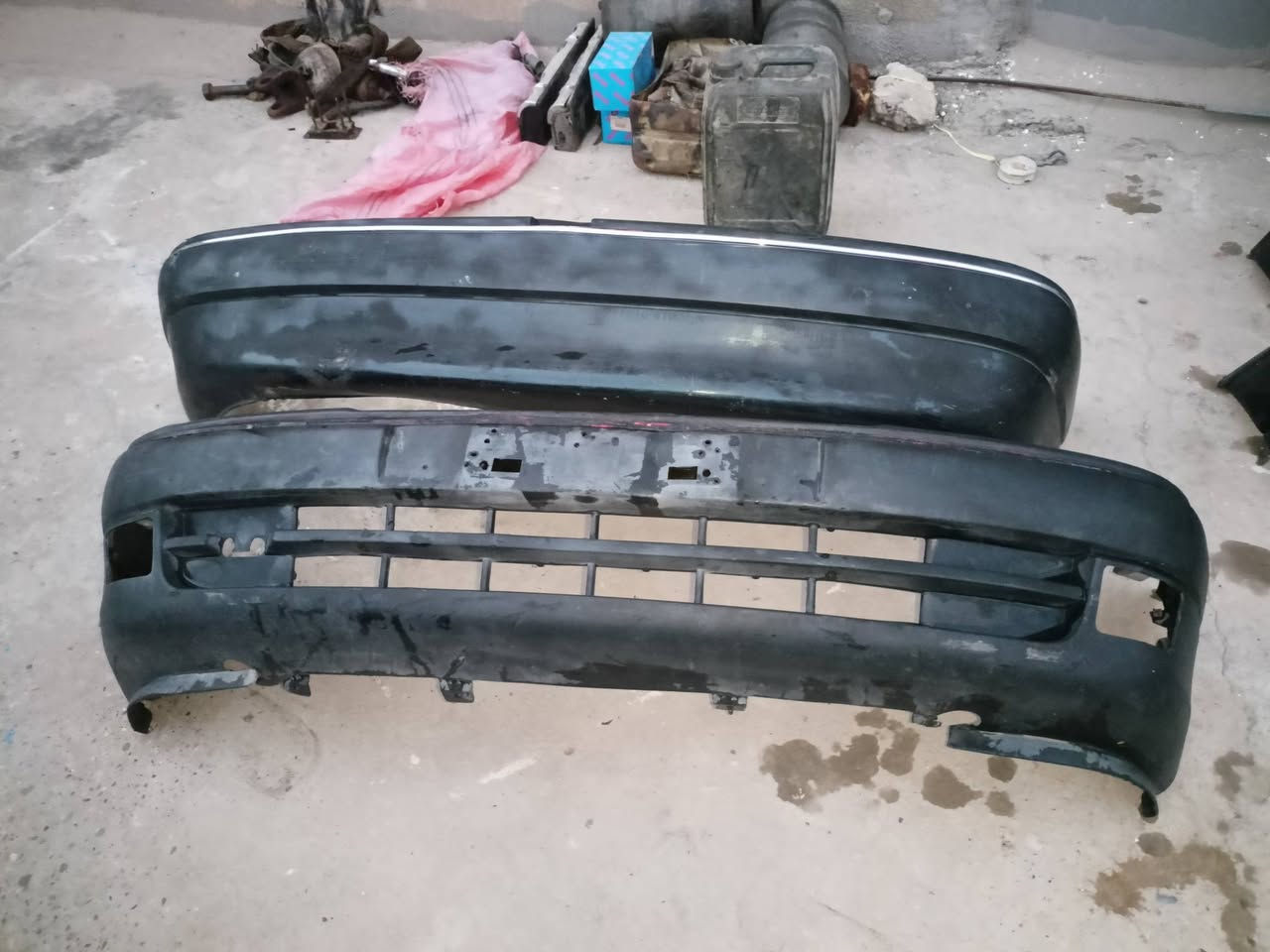 بواب فرخ بطه لون زيتوني وزوجين دعاميات اوبل استره انضاف حيل سعر البواب 80وبيها مجال وسعر الدعاميات الزوج على 30 وبيها مجال *********** /***********
