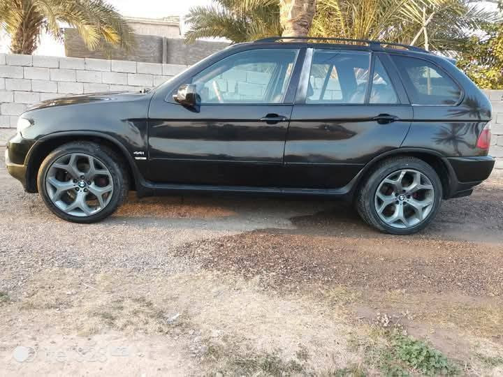 السلام عليكم 
للبيع او مراوس وانطي فرق 
فول مواصفات موديل 2005
محرك 8
***********
