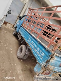 سيارة بنكو 95 لونها ازرق رقم بغداد 07706315606