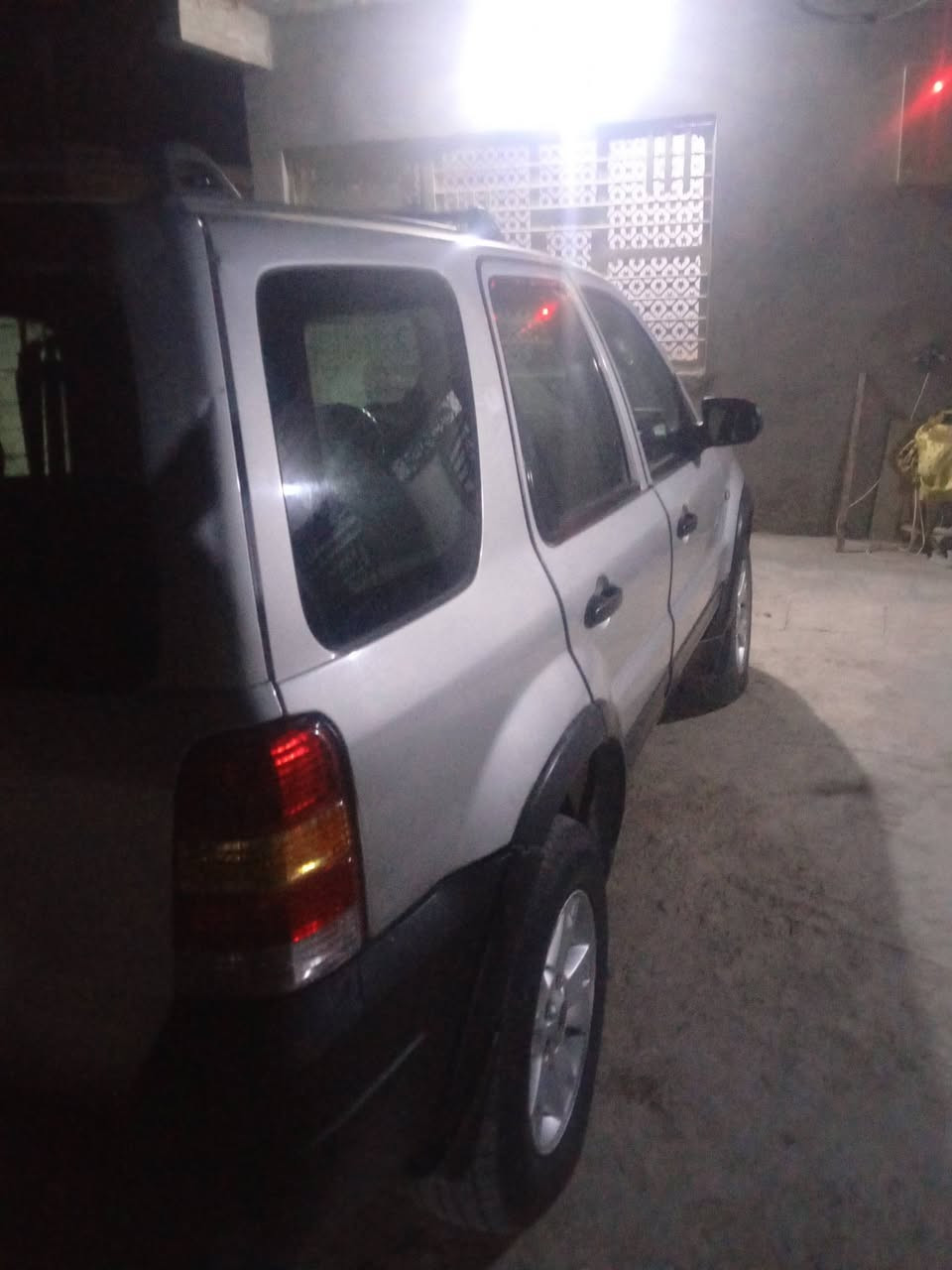 فورت جيب للبيع مكينه وكير كامري موديل الفين وخمسه ***********
