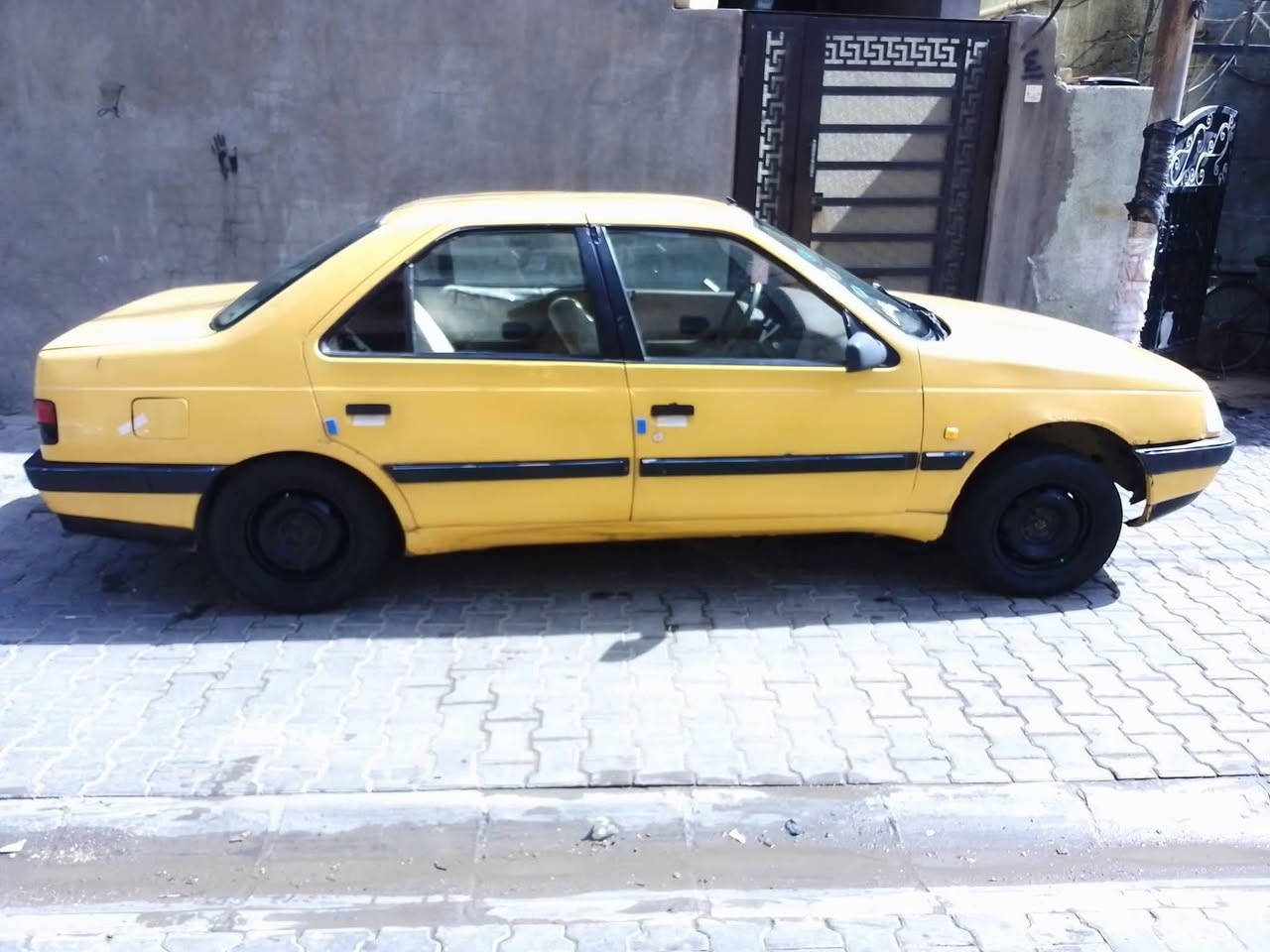 للبيع موديل ٢٠١٠
سعر 25 مصفره هيئه وغرامات ***********
