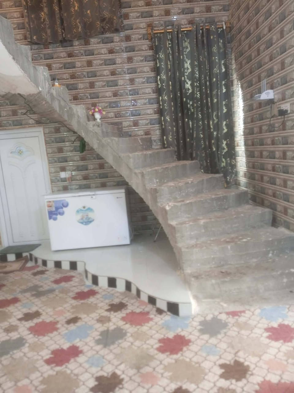 بيت  200 م للبيع بحاوي الامام العباس غرفتين وصاله ومطبخ وديوانيه *********** للاستفسار اكثر على هذا رقم متوفر وات ساب
