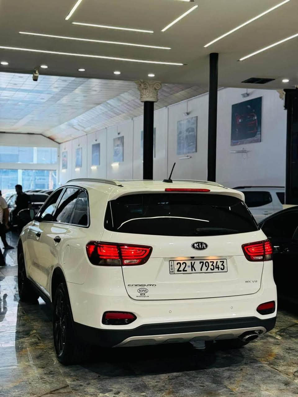 ✨ للبيع | Kia Sorento 2020 | وارد أمريكي | فول EX مواصفات ✨
🤍 اللون: أبيض صدفي
🇺🇸 الوارد: أمريكي
⛽ المحرك: V6 (6 سلندر)

المواصفات:
✅ تشغيل ودخول بصمة
✅ شاشة كبيرة
✅ مقاعد جلد مع تدفئة
✅ بانوراما كاملة
✅ 7 ركاب
✅ حساسات أمامية وخلفية
✅ صندوق خلفي كهربائي
✅ مثبت سرعة ذكي (Smart Cruise Control)
✅ نظام تحديد المسار (Lane Assist)
✅ شاحن لاسلكي

حالة السيارة:
🔹 الضرر: ربع البنيد فقط.
🔹 الجاملغ بارد.
🔹 السيارة نظيفة جداً، استخدام مرتب، جاهزة للاستخدام ولا تحتاج أي مصروف.
🔹 الفحص خير دليل على نظافة السيارة.

💰 السعر: 23,000 دولار قابل
للاستفسار ‭***********‬
