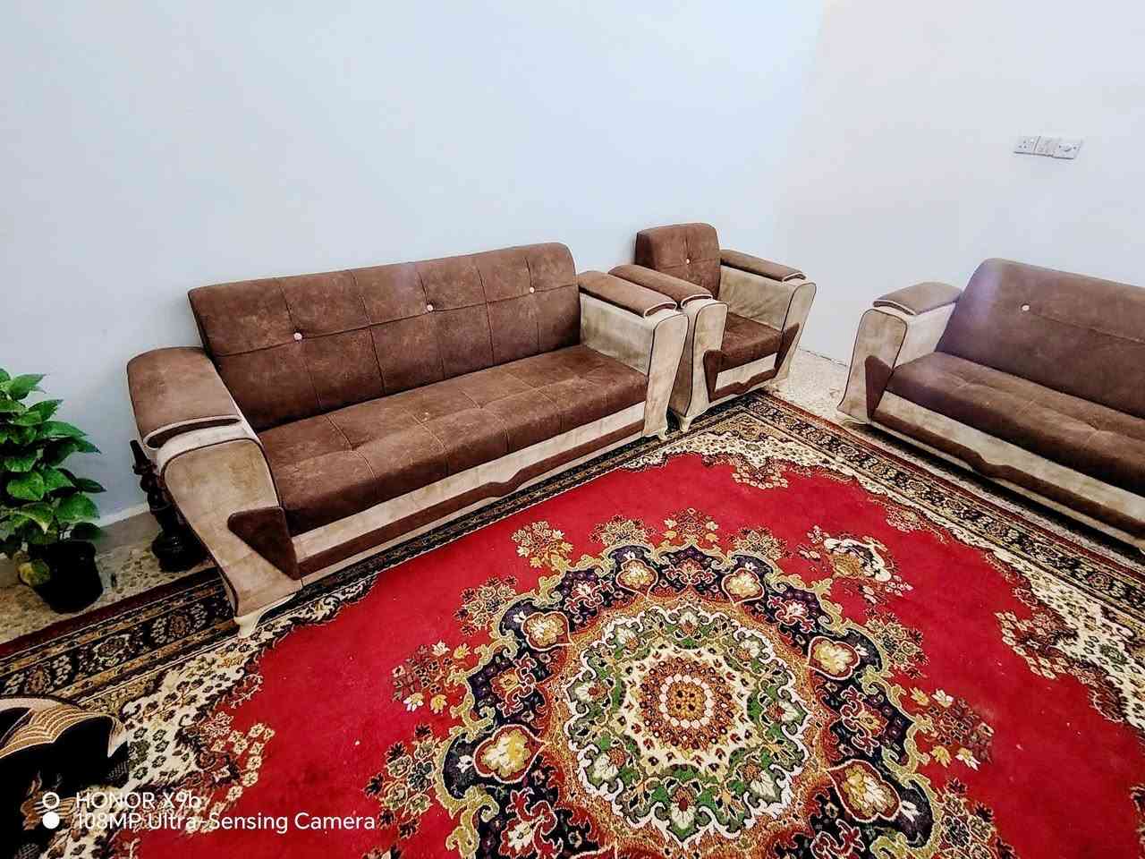 بلااااااااااااااش 
طخم قنفات يحمل 10 نفرات ثقيل نظافة 90 ب 250 ألف *********** العمارة دور النفط
