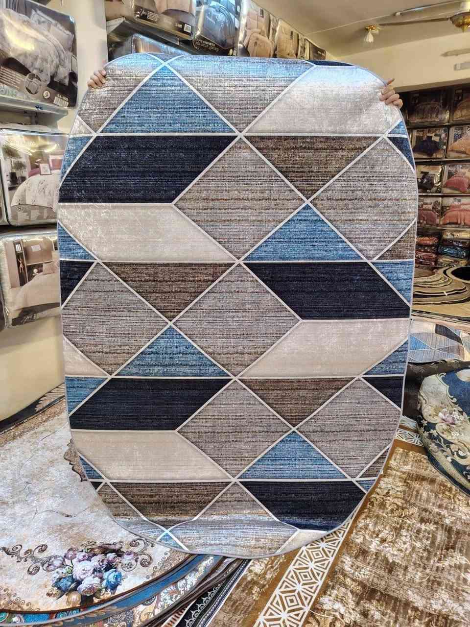 🌹🌹من مجمع الرنا المنزلي🌹 
الطابق الثاني للمفروشات❣️
 فرشه اجدي بيضوي  تركي  درجه اولى😻
القياس 160*230
الواااااان جنونيه خراااااافيه😉
السعر القطعه  12الف دينار فقط
يوجد خدمة توصيل داخل الشطره 2 الفين🚕🚕 والئ كافة المحافضات العنوان / الشطره شارع الدكاتره فرع سونار اثير الاتصال على واتساب✅ ***********
