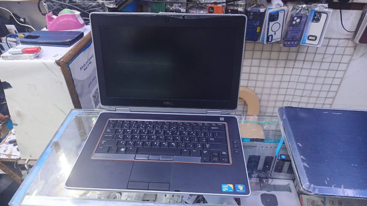 للبيع السعر 100 للتواصل ***********
