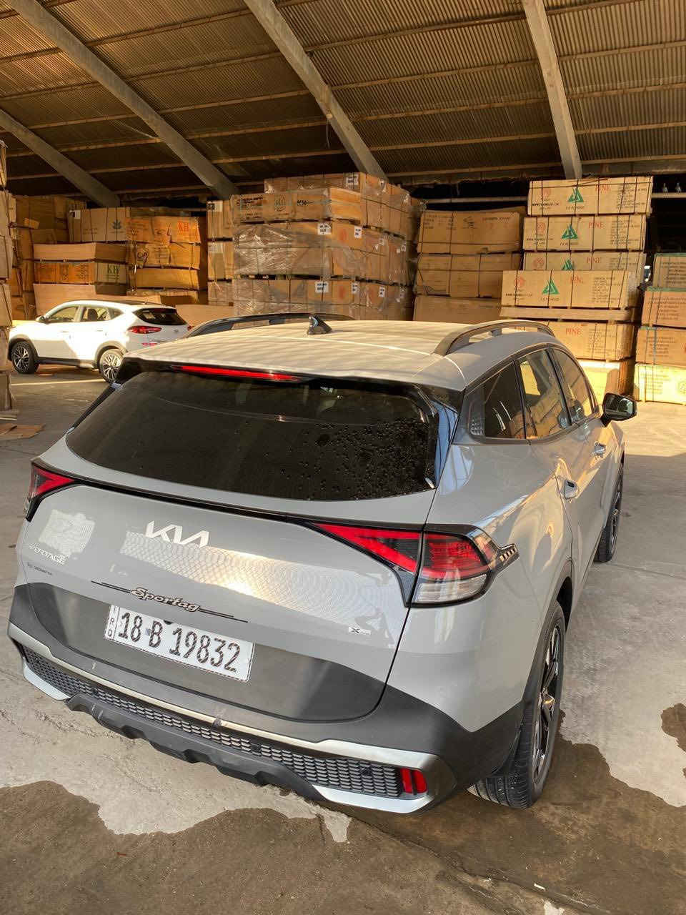 السلام عليكم 
كيا سبورتج 2023 امريكي  فول مواصفات X Line بصمة تشغيل عن بعد سقف بانوراما جنطة كهرباء محرك 2500 دفع رباعي فور ويل داخل جلد اسود كشنات كهرباء تدفئة رادار امامي وجانبي نقطة عمياء حساس اصطفاف شاشة لمس كامرا مود درايف شحن لاسلكي هندبريك كهرباء تبريد قطعتين ( وارد امريكي حادثها موضح باصور) رقم بابل ماشيه 44.6 الف
السعر 20500$ 
للتواصل ***********

