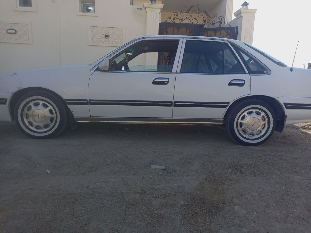 سلام عليكم برنس للبيع موديل 95سياره بلادي كير مكينه كفولات صدر خلفي امامي مكفول تخم تاير جوه رقم بغداد انكليزي جديد مكانه الانبار فلوجه *********** 
*********** مامتواجد ع نت استفادر ع تصال سعر 47بيه مجال بسيط
