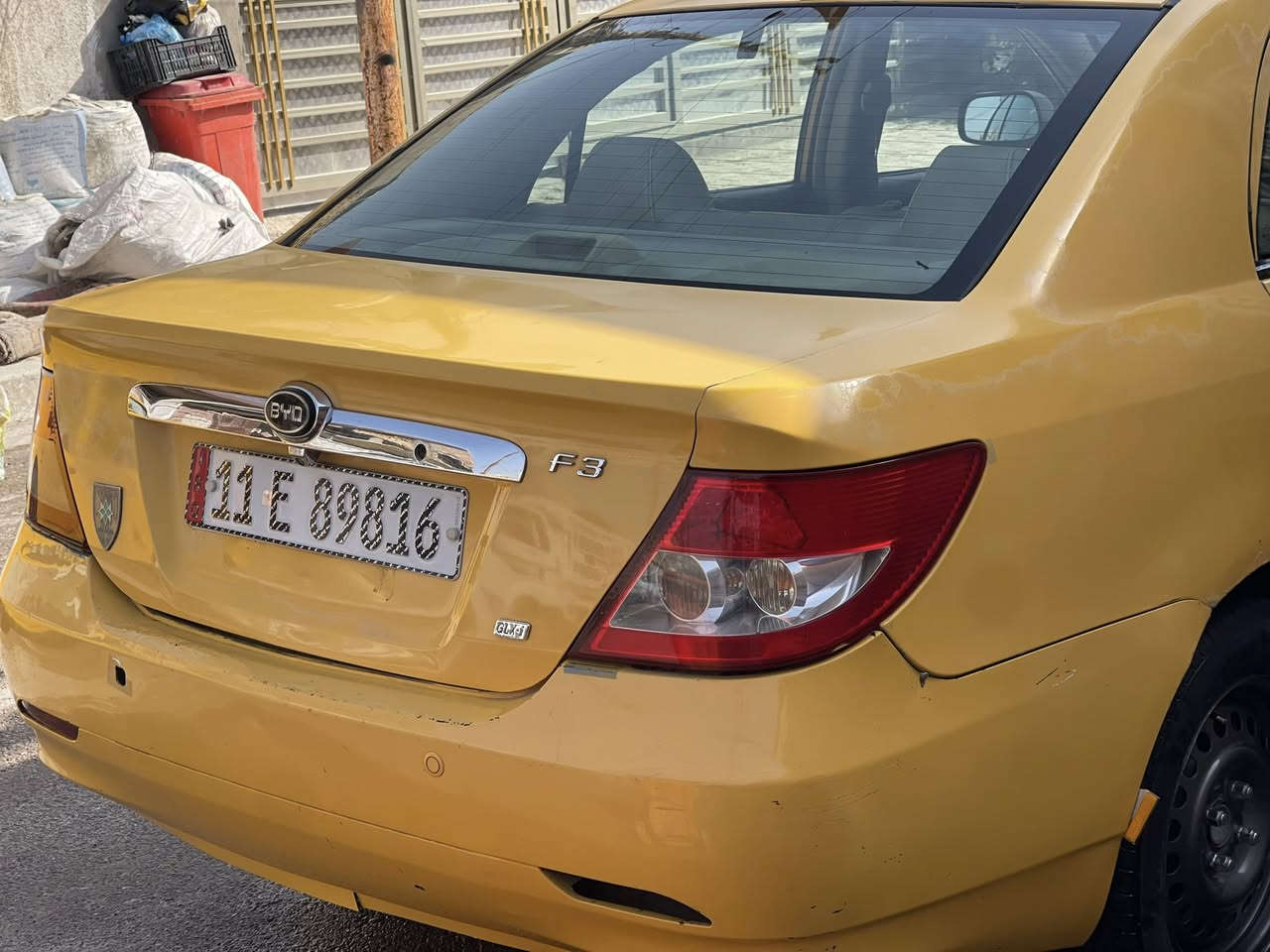 السلام عليكم BYD F3 2013   مكفوله كفاله عامه من ضربه وصبغ وتبديل وحتى من البارد عدا هاي الي موضحه بل فديو سياره دعامياتها كفاله شرط تاخذها للسونر سياره جديده مكينه وكير جدد سياره ماشيه 146 حقيقي سياره ممتعوبه ولا مشتغله تكسي سياره مينصرف عليها ربع رقم بغداد انكليزي تحويلها مباشر سنويتها جديده سعرها 57 وبيها مجال مكاني بغداد 
رقمي ***********
