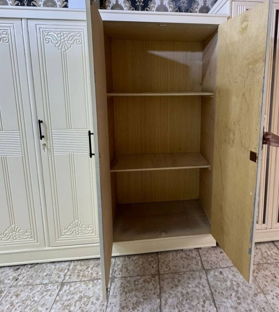 كنتور جديد مامستخدم خمس ابواب موديل وتصميم تركي بشغل ولمسات عراقية 
الخارج ام دي اف 5 ملم 
الداخل جام 3 ملم 
القاعدة بلوك صاج 16 ملم 
الظهر جرجوبة فتح وشد براغي 
الصبغ فرن حراري ودرجة اولى  

السعر 510 الف 

مع نقل وشد داخل بغداد مجاني

اطراف 10

لا يوجد محافظات


**إذا كنت صاحب هذا الإعلان وتريد حذفه لأي سبب، رجاءا أرسل رسالة إلى الدعم الفني**