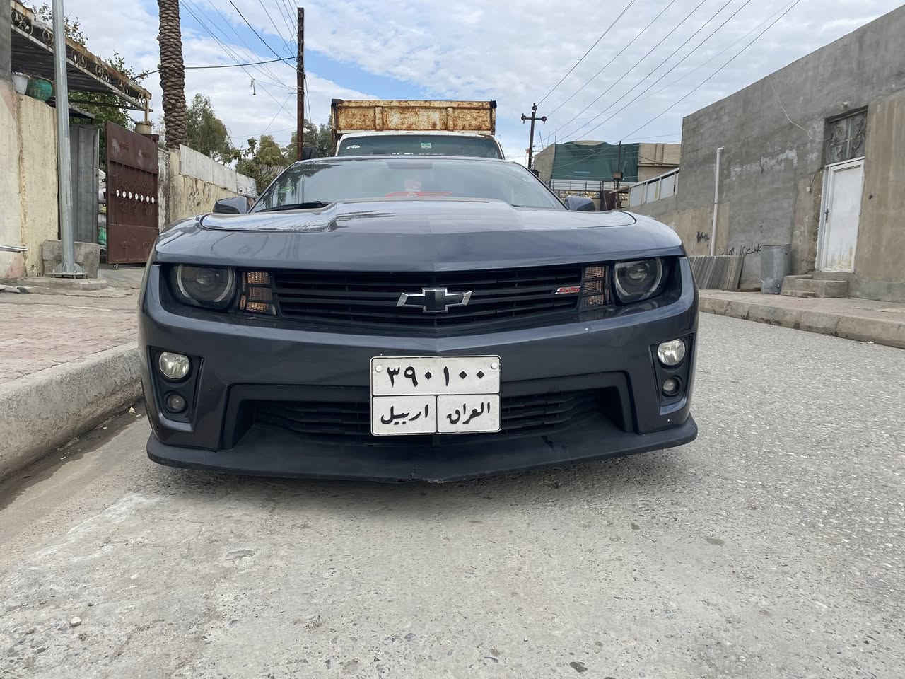 كمارو موديل 2010فول فول بيها مكانين صغار صبغ كير محرك شرط v8شرط تحويل او وكاله سعر خاص ما متواجد على الفيس هاذه رقم التليفون ***********
