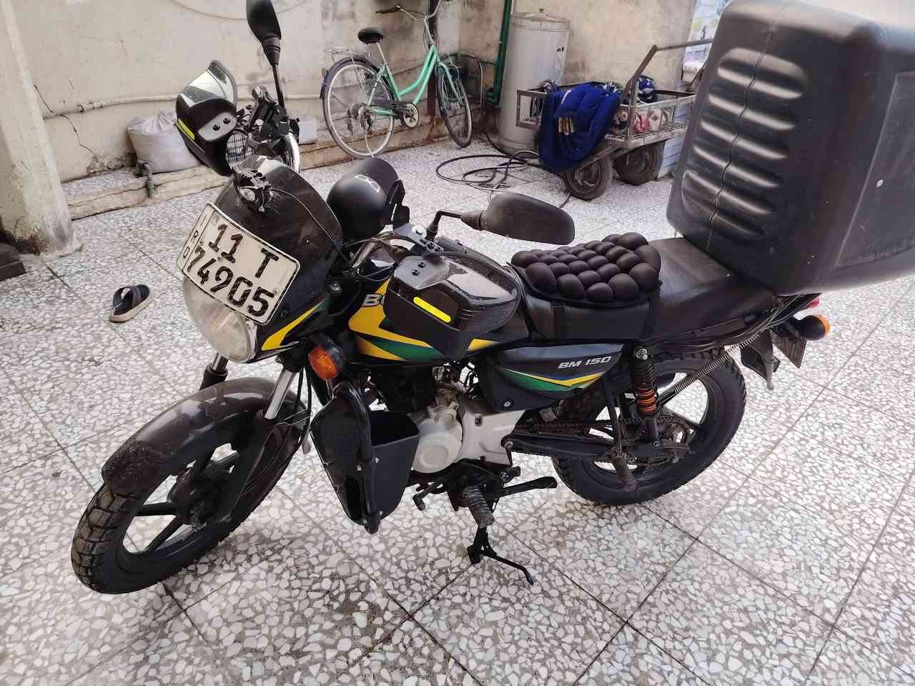 سلام عليكم شباب دراجه بوكسر موديل 23 مرقم انگليزي بغداد للبيع السعر مليونين وربع وبيها مجال متواجد فقط على هذا الرقم او وتساب *********** مكاني بغداد المدينه
