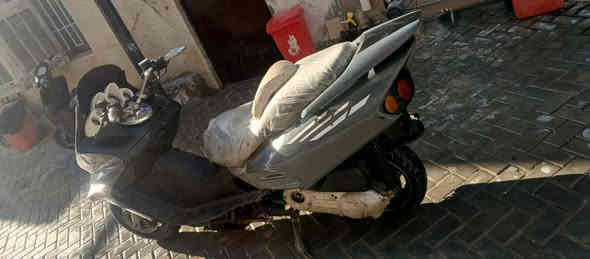 سلام عليكم دراجه فورزا 0.6 شغاله بس نقصها فيت بم أشغالها كدامك و نقصها باتري كهربائيات كلها شغاله محرك لا تنقيص ولا تبخير شغاله و الدراجه كدامك عينك محرك مفتوح ملف و قبق ملف مال رمبه هسه شاده وعلي شغاله كوم حديد السعر 400 بيها مجال بغداد مدينه الصدر ***********
