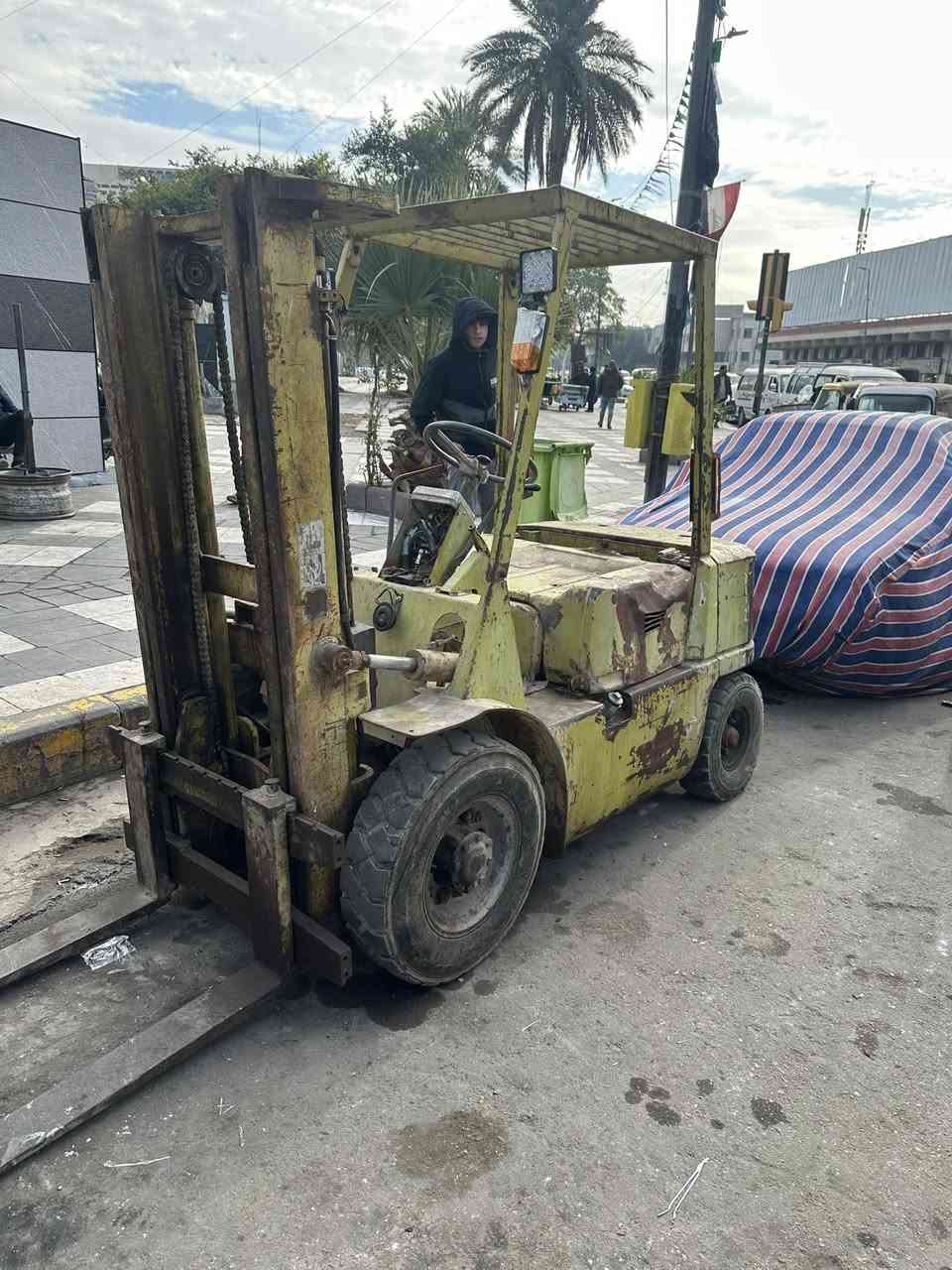 رافعه شوكيه جاهزه من كلشي مكينه جديده ع سحك الكير جديد بم مشي وتركم جدد بم رفع بلادي راديتر جديده وتخم كهرباء كله جديد 
بغداد ساحه الوثبه ***********
