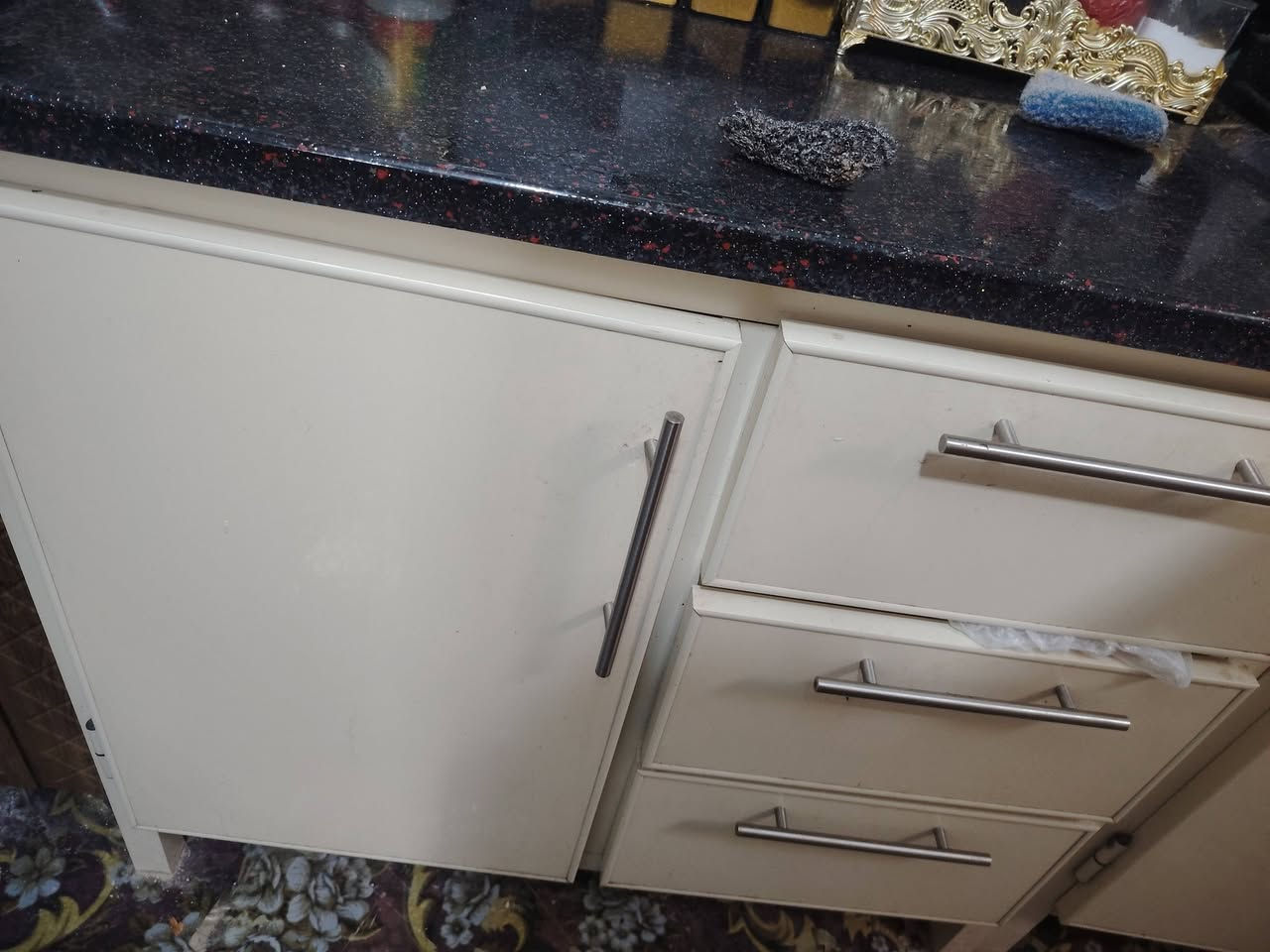 كاونتر للبيع 3قطع 
سنگ وملحق فوگ وجوة 
السعر 190
للاستفسار 9647729452320


**إذا كنت صاحب هذا الإعلان وتريد حذفه لأي سبب، رجاءا أرسل رسالة إلى الدعم الفني**