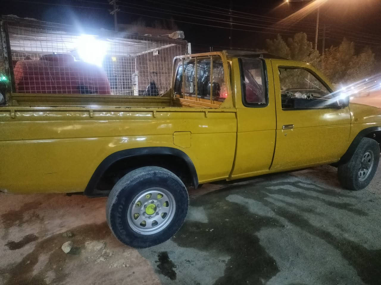 السلام عليكم
نيسان موديل 92 
كير مكينه اكسن مكفولات والباقي شوف العين 
رقم جديد هزه جديده راعيه بلنجف السياره مكانه نجف 
السعر 30وبيه مجال ***********5
