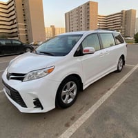 البيع تيوتا سينا موديل 19 السعر 220/    07822792200