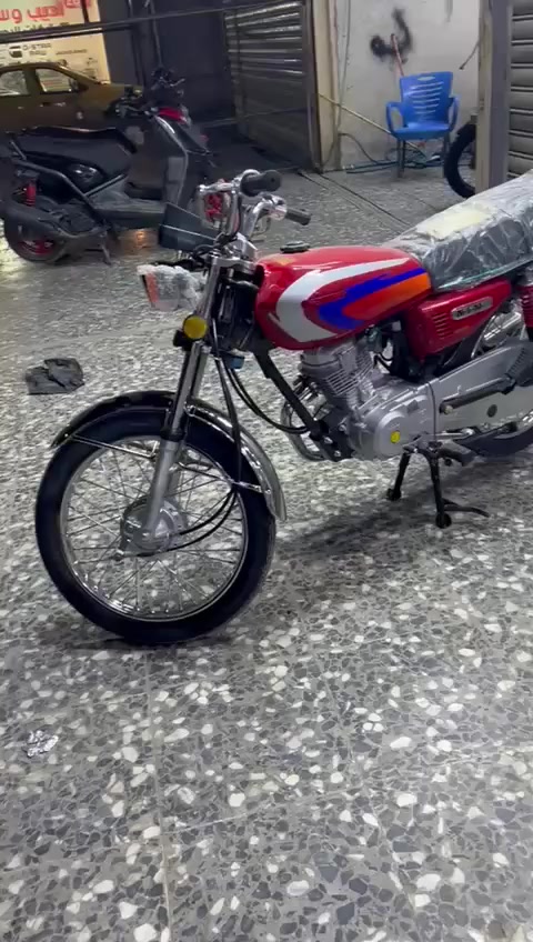 سلام وعليكم دراجه ايراني للبيع مديل 2025 صارلها 4ايام من نازله مكفوله من لبرغي مستعجل ع بيعتها بغداد حي اور ***********
