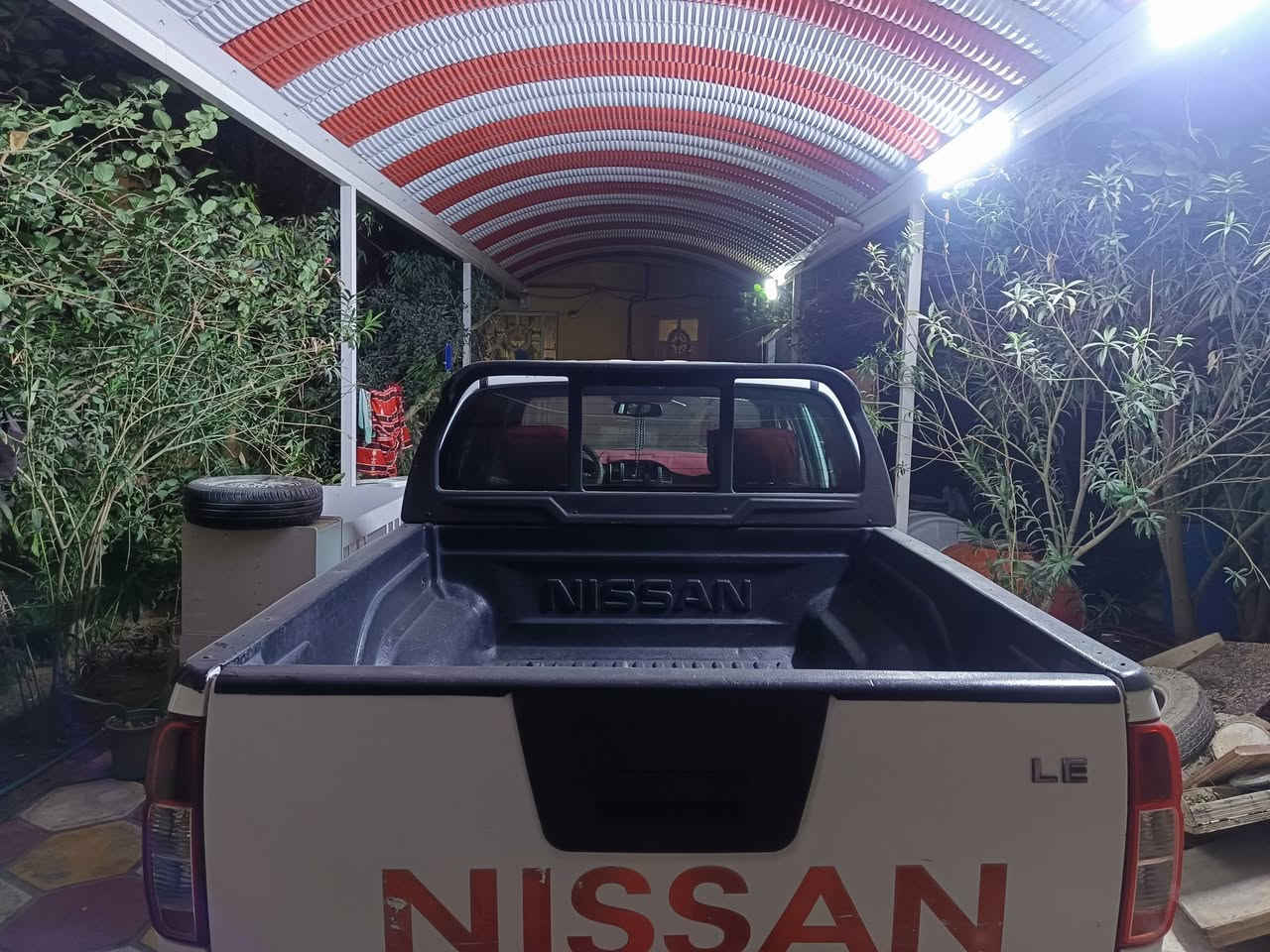 بيكم نيفارا موديل 2009 رقم بصرة  بيها ضربه بسيطه ومرجعه على البارد جهة اليمنى فوك الويل الخلفي الباقي مكفول دواخل نظيفه كير محرك مكفول مابيها اي نقص تايرات مبدل جديده السعر 90 وبيها مجال بسيط مكان السياره البصره قضاء ابو الخصيب  رقم صاحب السياره ‏‪***********‬‏
