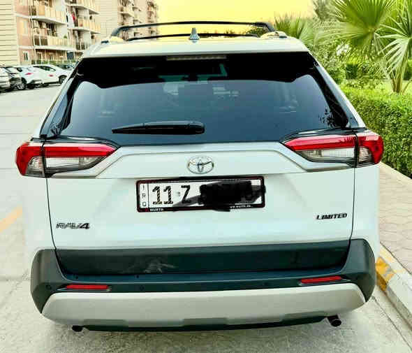 تيوتا راف 4  2024 السياره جديده بمعنى الكلمه 

السياره لمتد فول مواصفات محرك بانزين ٢٥٠٠سس

*داخل جلد لونين بلادي 
*فتحة سقف 
*بصمة تشغيل وابواب وصندوق وتشغيل عن بعد 
*رادار امامي خلفي تحديد مسار ونقطة عمياء 
*٤ انظمة قياده 
*ستيرن وكشنات تبريد تدفئه وتحكمات كهرباء 
*صندوك شفط 
*شاشه ابل كار بلي فولي وكامرات 
وبعد هواي مواصفات السياره مفوله للاخير وجاهزه 

السياره ماشيه ٤٠٠٠ ميل بعدها زيرو والمالك الاول بالعراق وكل غراضه جديده 

رقم بغداد الدولي وسنويه وهزه جدد بسمي تحويل مباشر

ضربته قبق صندوك خلفي تبديل بلادي وكاله  وجاملغ خلفي ايسر فقط بارد 

بجم كبس والايرباكات كله سليمه 

للبيع فقط ب٢٨٨ وبيه مجال 

المكان بغداد الشراي يتصل 

*********** متواجد واتساب بغداد
