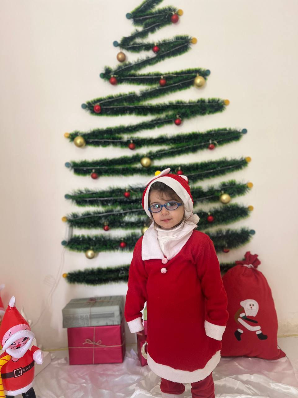 عام مضى بجماله ..وعام قادم بضحكات أطفالنا 
في حضانة نور بسماية نؤمن ان كل لحظه يقضيها الطفل هي ذكرى تبقى في قلبه .ولأننا نحب ان ننهي العام باجمل صورة ،بدأنا  التحضيرات لحفله رأس السنه 🎊🎄🎉
شاركونا الفرحه وشجعو اطفالكم الاستعداد لاستقبال العام الجديد بكل حب وحماس 
تنتظركم مفأجات كثيرة 
العاب ومسابقات حماسيه 🏃
هدايا من بابا نويل 🎁🎅
توزيعات وحلويات لذيذة 🍬🍭
العنوان حضانه نور  بسمايه A9
مؤسسة كيدز اكاديمي 
للاستفسار مراسله الصفحه او الاتصال ☎️
***********
