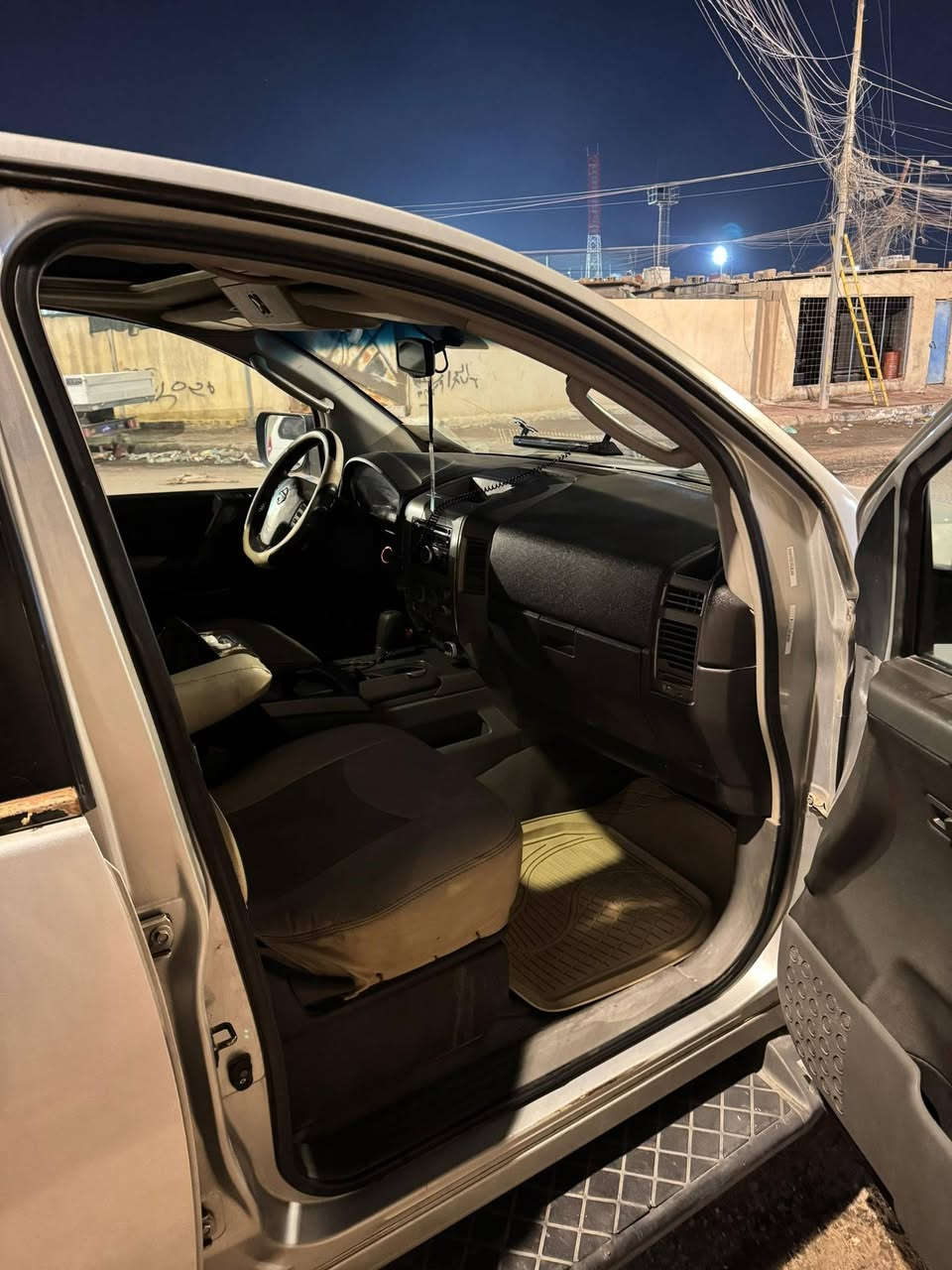 اسلام عليكم اخوان نيسان ارمادة مديل 2006خليجي السيارة مكفولة من لضربة ولصبغ بيع أو مراوس بسيارة كوري وانطي فرق العنوان بصرة معقل دور الهندية  ***********
