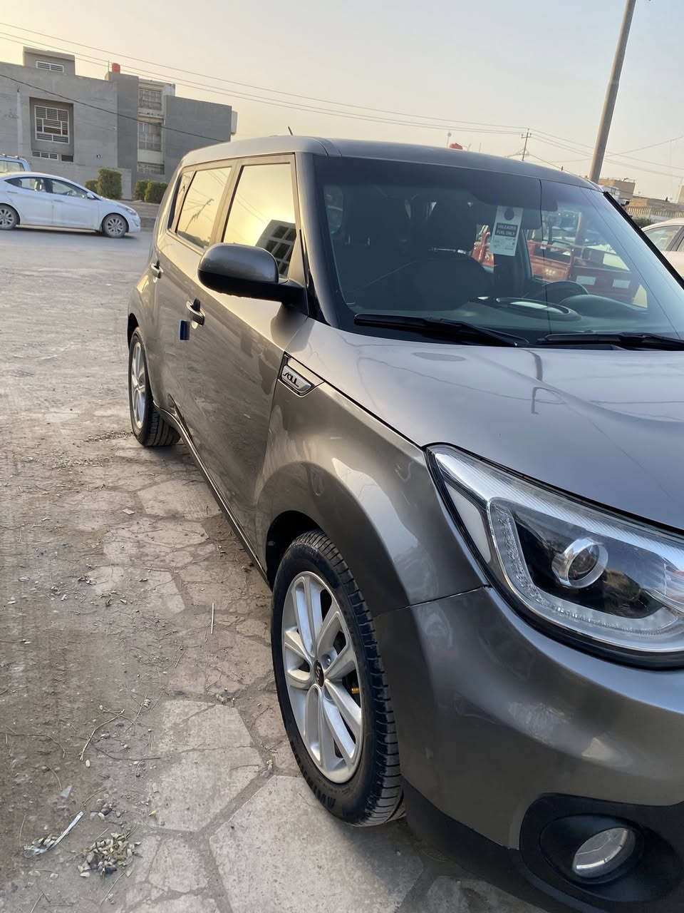 السلام عليكم كيا صول موديل 2018 رقم اربيل تريد تحويل تريد وكاله  مكينه 2000شاشة جبيرة تشغيل عن بعد كشافات زنون لايت زنون  تخم تاير جديد المكان السيارة بابل الحلة حي الجزائر السعر 120وبيها مجال ***********
