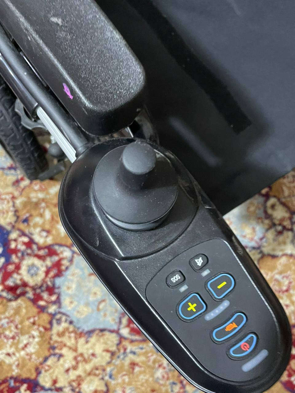 السلام عليكم
عربانه شحن للبيع نضيفه غير مستخدمه جديده متكامله مع جميع اغراضها 
حجمها كبير (بيها مجال) السعر خاص للتواصل ع هذا الرقم ***********
