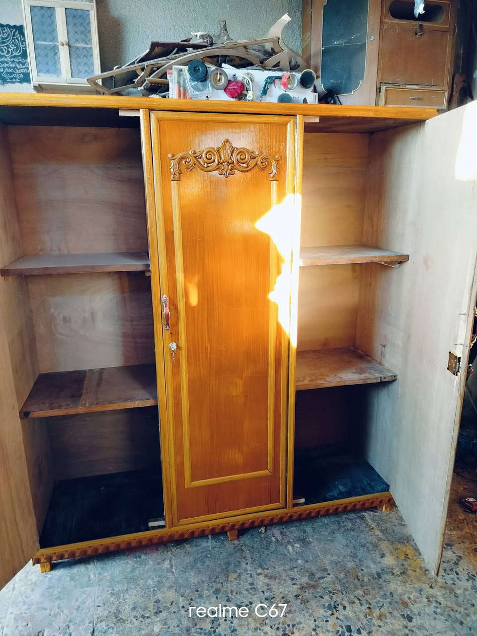 كنتور 3باب ثابت العرض متر و60سم والارتفاع متر و75سم ///السعر 90الف نهايته للتواصل العماره حي النداء شارع الحسينيه فرع فرن صمون الكرار تلفون//***********
